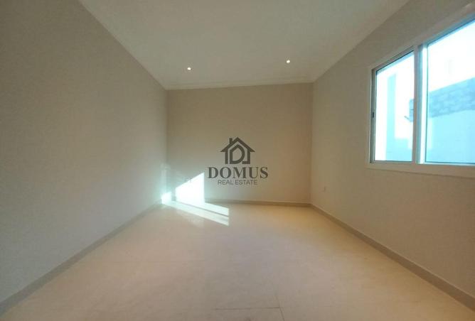 909611 - Property Image 3