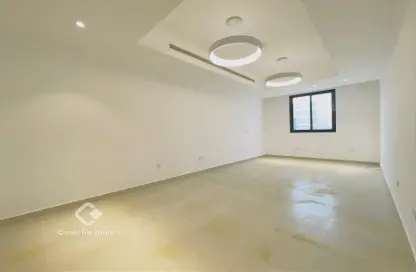 Compound - 3 Bedrooms - 3 Bathrooms for rent in Al Gharrafa - Al Gharrafa - Doha