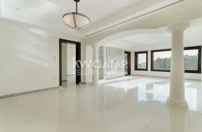 Townhouse - 2 Bedrooms - 3 Bathrooms for rent in West Porto Drive - Porto Arabia - The Pearl Island - Doha Townhouse - 2 Bedrooms - 3 Bathrooms for rent in West Porto Drive - Porto Arabia - The Pearl Island - Doha