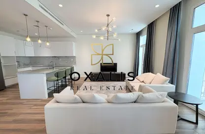 Apartment - 2 Bedrooms - 3 Bathrooms for rent in The Garden - Floresta Gardens - The Pearl Island - Doha