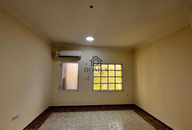 947194 - Property Image 2