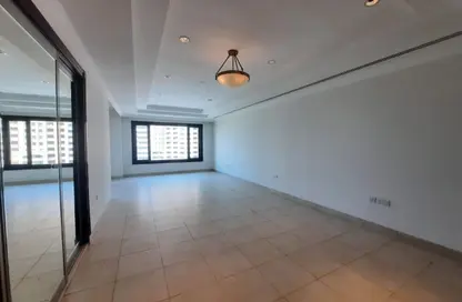 Apartment - 2 Bedrooms - 3 Bathrooms for rent in Tuscan Tower - Porto Arabia - The Pearl Island - Doha