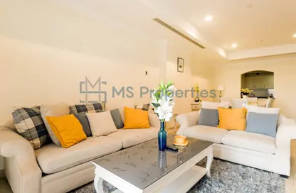 Apartment - 1 Bedroom - 2 Bathrooms for rent in West Porto Drive - Porto Arabia - The Pearl Island - Doha