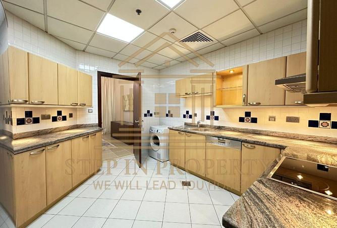 965400 - Property Image 3