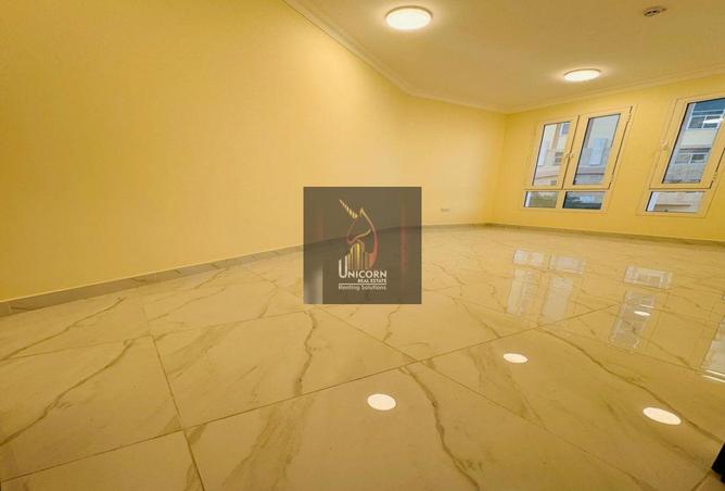 992210 - Property Image 2