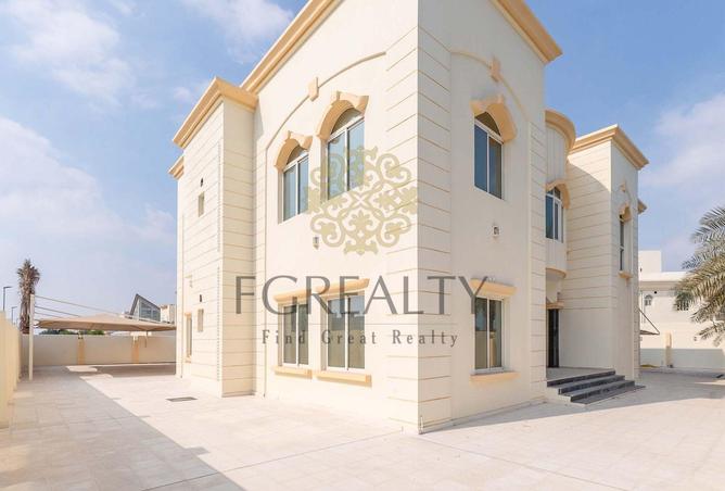832652 - Property Main Image