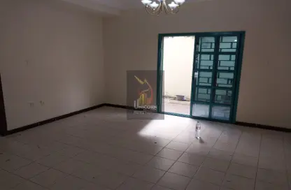 Empty Room image for: Compound - 4 Bedrooms - 5 Bathrooms for rent in Al Nuaija Street - Al Nuaija - Doha, Image 1