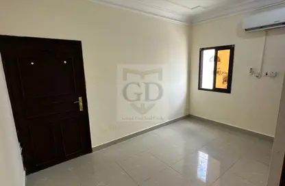 شقة - 1 حمام للايجار في شارع المطار القديم - طريق المطار القديم - الدوحة