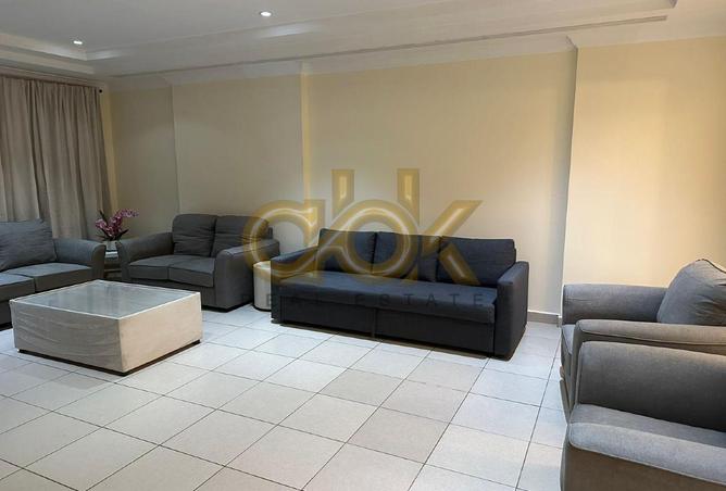 912769 - Property Image 2