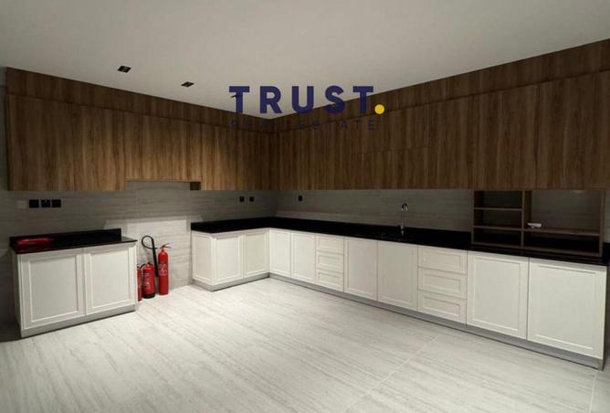 977887 - Property Image 2