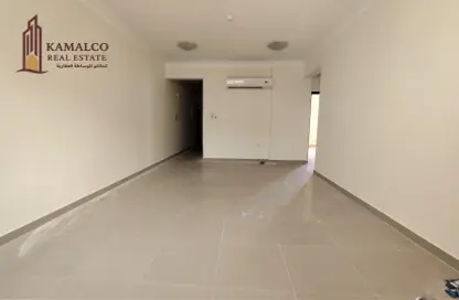 Apartment - 2 Bedrooms - 2 Bathrooms for rent in Umm Ghwailina Comm - Umm Ghuwalina - Umm Ghuwailina - Doha