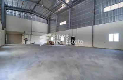 Warehouse - Studio - 6 Bathrooms for rent in East Industrial Street - Birkat Al Awamer - Al Wakra