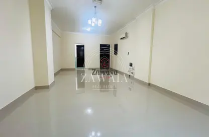Apartment - 3 Bedrooms - 4 Bathrooms for rent in Anas Street - Fereej Bin Mahmoud North - Fereej Bin Mahmoud - Doha