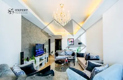 Living Room image for: Apartment - 2 Bedrooms - 3 Bathrooms for sale in Viva West - Viva Bahriyah - The Pearl Island - Doha, Image 1