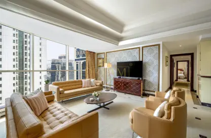 Apartment - 3 Bedrooms - 4 Bathrooms for rent in City Center Towers - West Bay - Doha