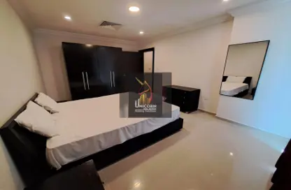 Apartment - 2 Bedrooms - 2 Bathrooms for rent in Corniche Road - Corniche Road - Doha