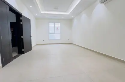 Apartment - 3 Bedrooms - 3 Bathrooms for rent in Al Nasr Street - Al Nasr - Doha