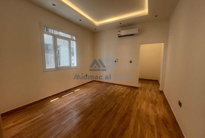 974052 - Property Image 3