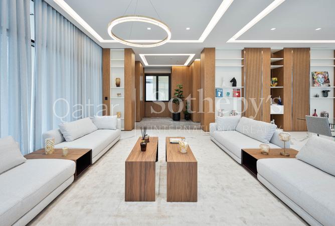 893890 - Property Image 2