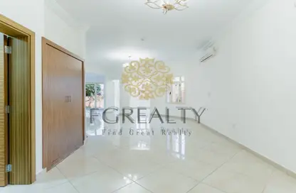 مجمع سكني - 5 غرف نوم - 5 حمامات للايجار في مجمع روبي - أبو هامور - الدوحة