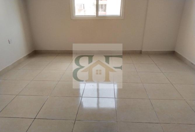 985212 - Property Image 3