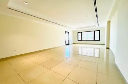 Apartment - 2 Bedrooms - 3 Bathrooms for rent in Tuscan Tower - Porto Arabia - The Pearl Island - Doha