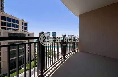 Apartment - 2 Bedrooms - 3 Bathrooms for rent in Abraj Bay - Abraj Quartiers - The Pearl Island - Doha