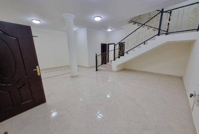 995862 - Property Image 2