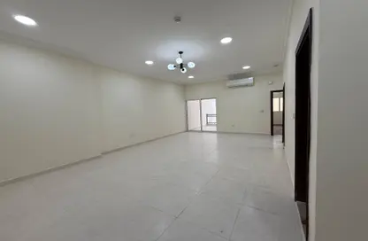 Apartment - 2 Bedrooms - 3 Bathrooms for rent in Al Mansoura - Al Mansoura - Doha
