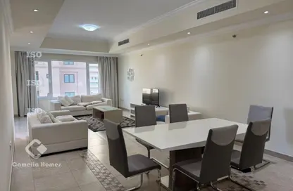 شقة - 2 غرف نوم - 3 حمامات للايجار في طريق بورتو الشرقي - بورتو أرابيا - جزيرة اللؤلؤة - الدوحة