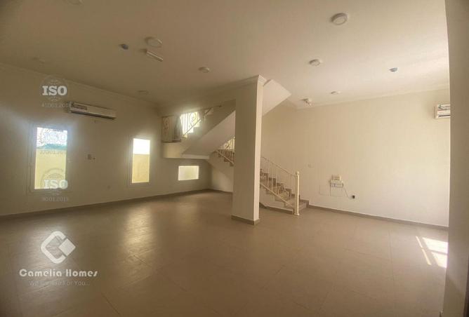 905222 - Property Image 2