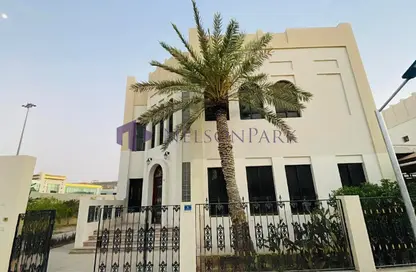 مجمع سكني - 4 غرف نوم - 5 حمامات للايجار في 35 بن عمران - فريج بن عمران - الدوحة