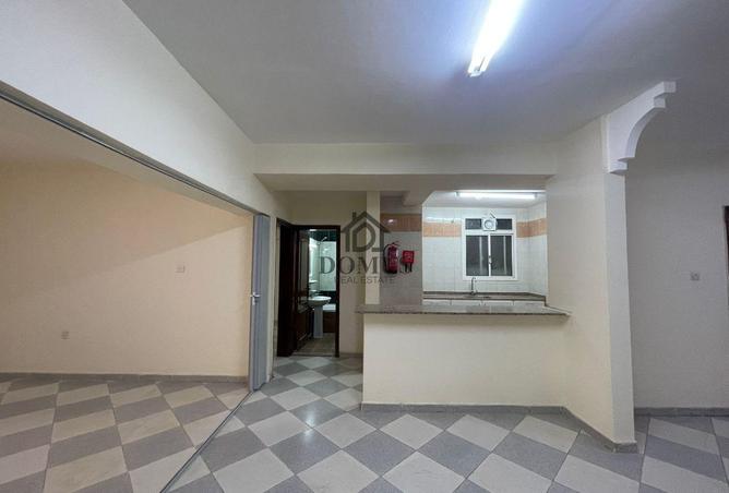 911828 - Property Image 3