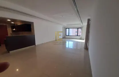 Apartment - 2 Bedrooms - 2 Bathrooms for rent in West Porto Drive - Porto Arabia - The Pearl Island - Doha