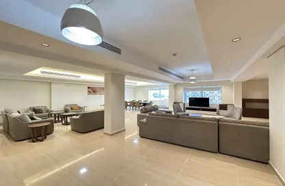 Apartment - 3 Bedrooms - 4 Bathrooms for rent in Al Nasr Street - Al Nasr - Doha
