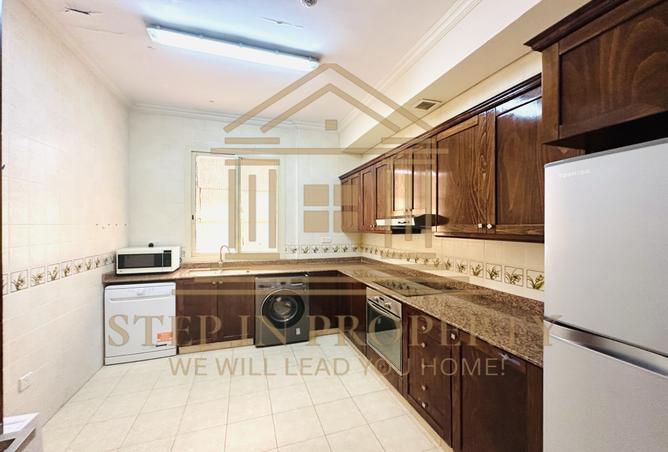 956431 - Property Image 2