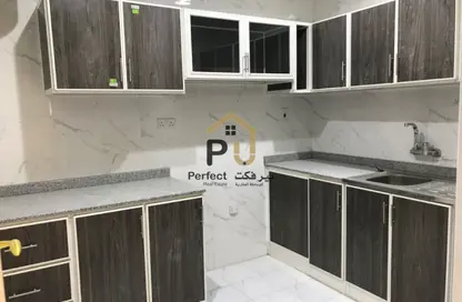 Apartment - 3 Bedrooms - 3 Bathrooms for rent in Fereej Bin Omran - Doha