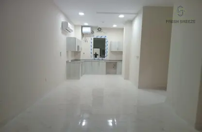 Apartment - 3 Bedrooms - 2 Bathrooms for rent in Umm Ghuwailina - Doha