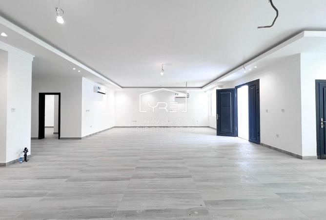 912572 - Property Image 2