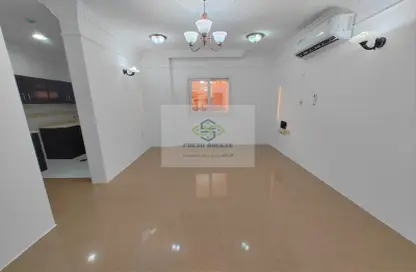 Apartment - 1 Bedroom - 1 Bathroom for rent in Umm Ghwailina Comm - Umm Ghuwalina - Umm Ghuwailina - Doha