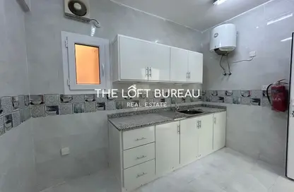 Apartment - 2 Bedrooms - 2 Bathrooms for rent in Bin Omran - Fereej Bin Omran - Doha