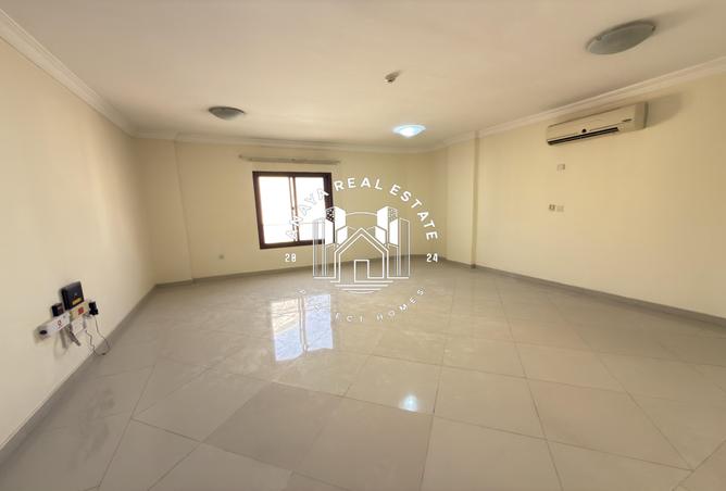 966887 - Property Image 2