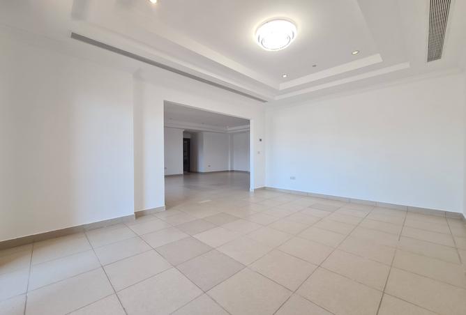 933097 - Property Image 2
