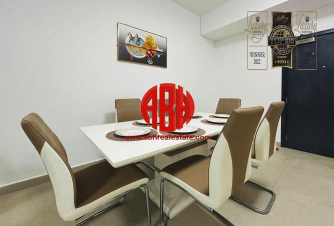 954587 - Property Image 2