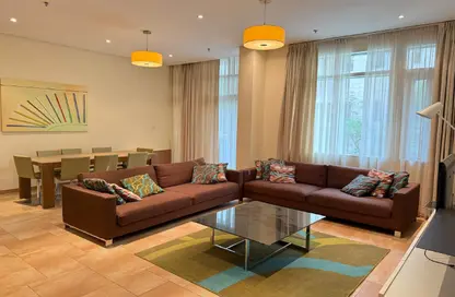 Apartment - 3 Bedrooms - 5 Bathrooms for rent in Anas Street - Fereej Bin Mahmoud North - Fereej Bin Mahmoud - Doha