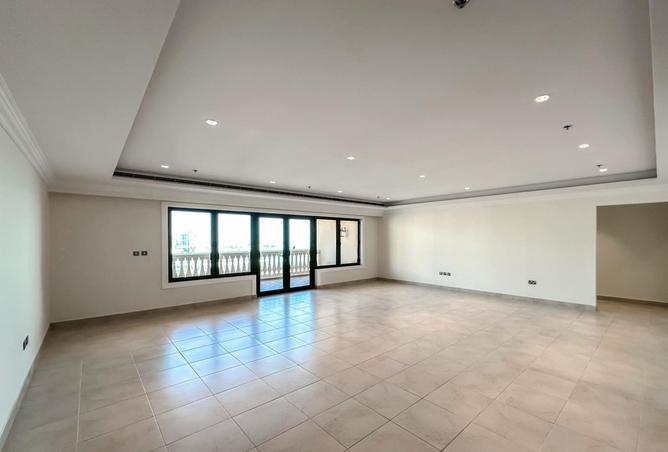 916461 - Property Image 2