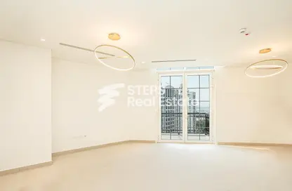 Empty Room image for: Apartment - 2 Bedrooms - 3 Bathrooms for rent in Floresta Gardens - Floresta Gardens - The Pearl Island - Doha, Image 1