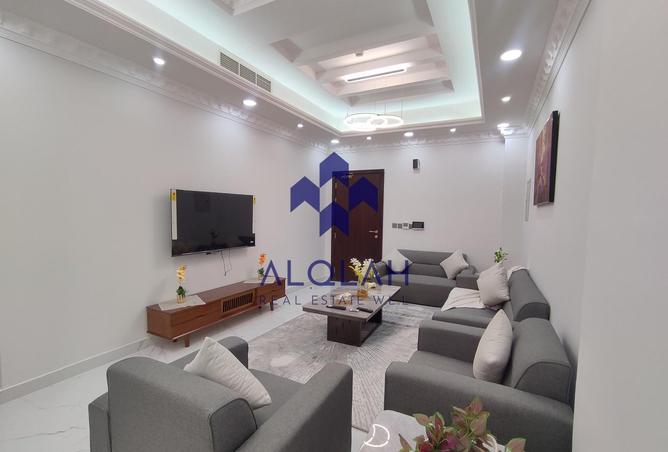 990195 - Property Image 2