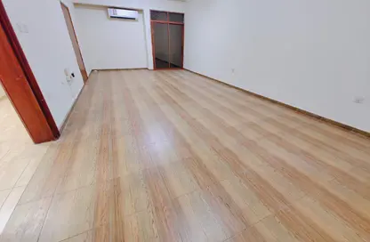 Apartment - 2 Bedrooms - 2 Bathrooms for rent in New Salata - Salata - Doha