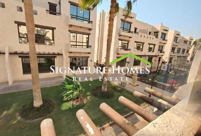 987877 - Property Image 2